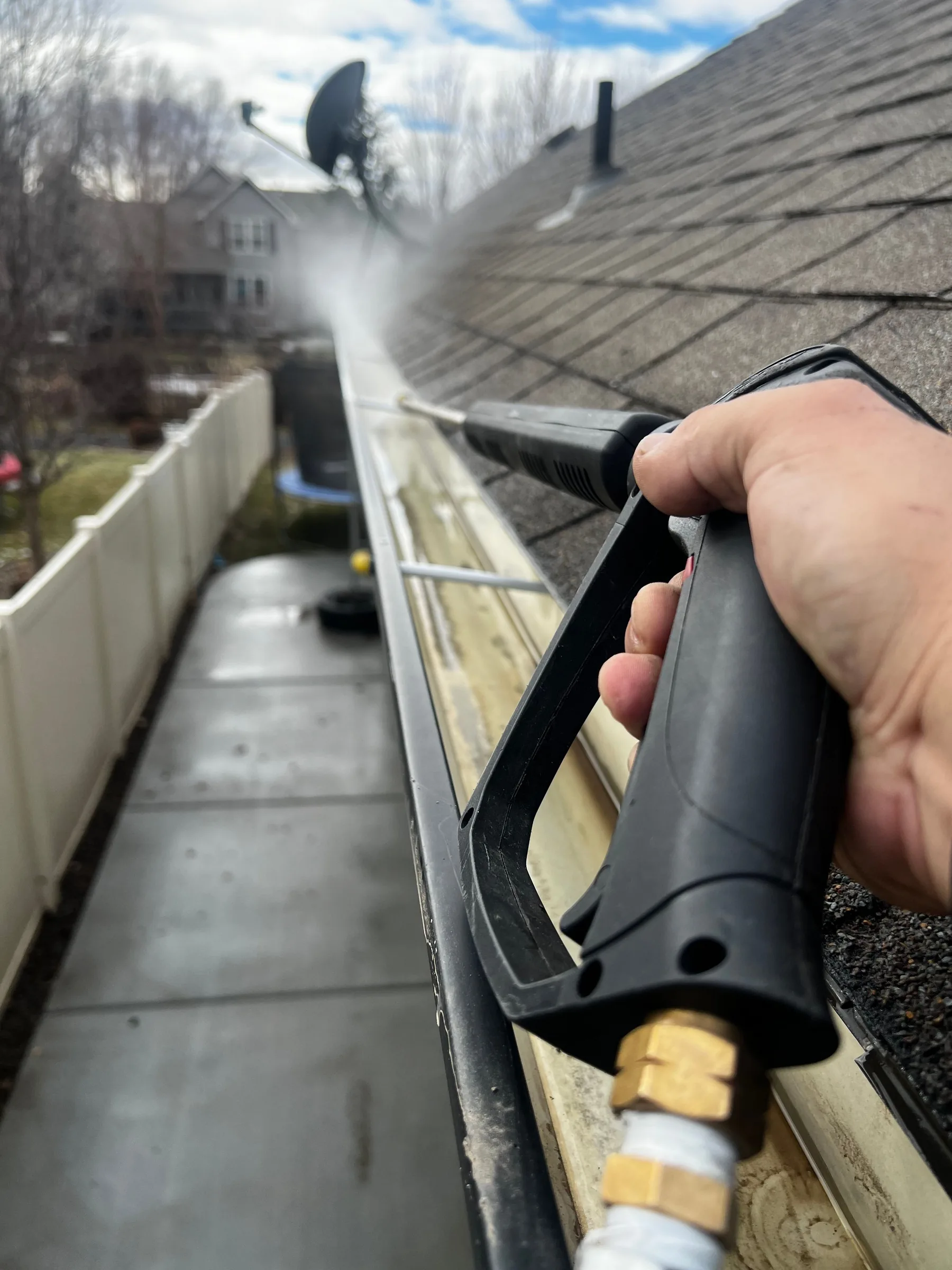 Gutter Cleaning in Fair Oaks, CA That Actually Works